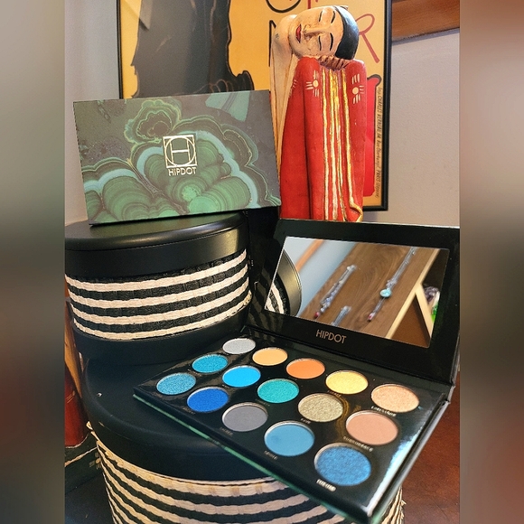 Cenote {Hipdot} Eye Palette, NIB - Picture 6 of 6